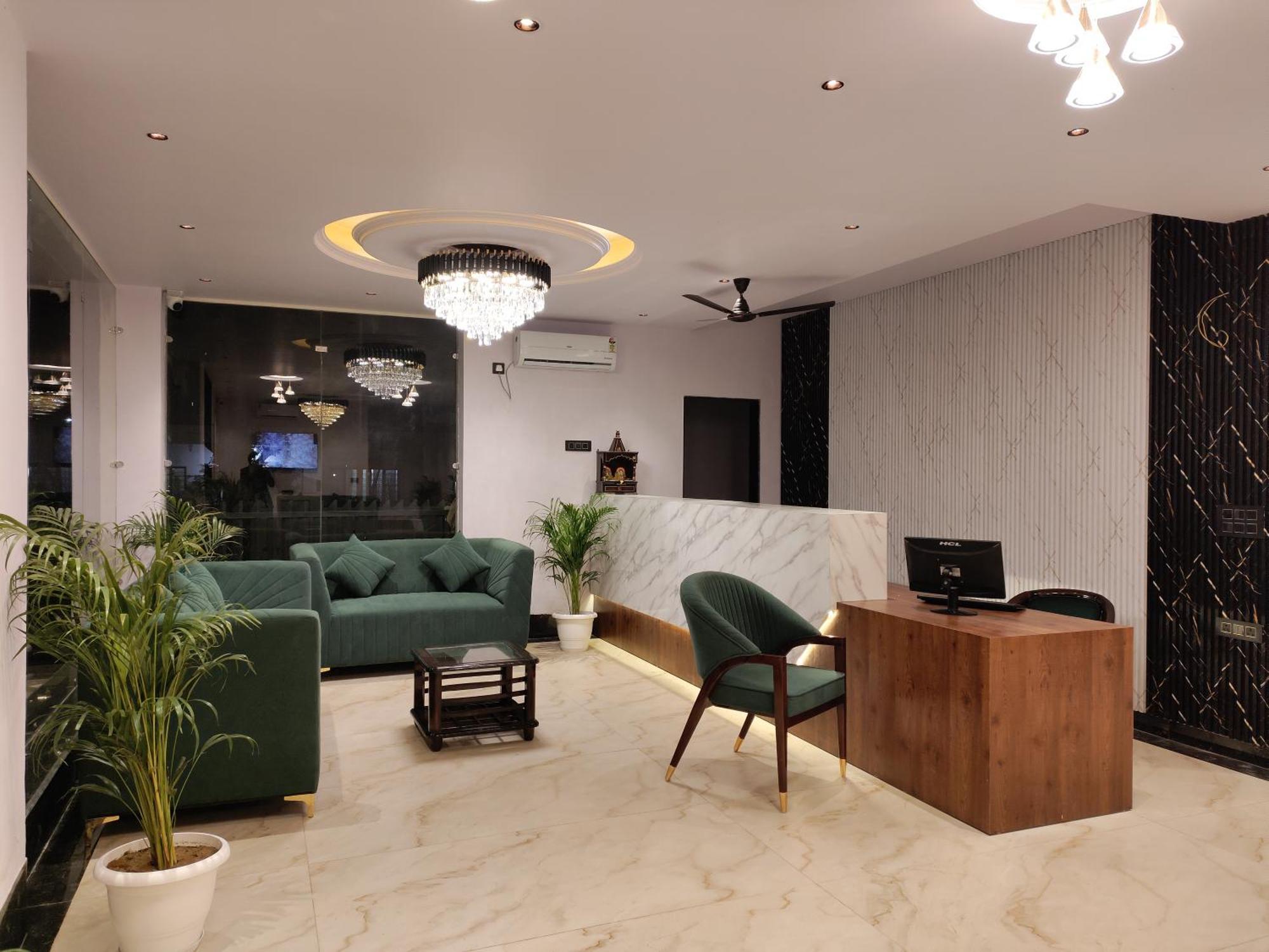 Emerald Suites Grander Noida Exterior foto